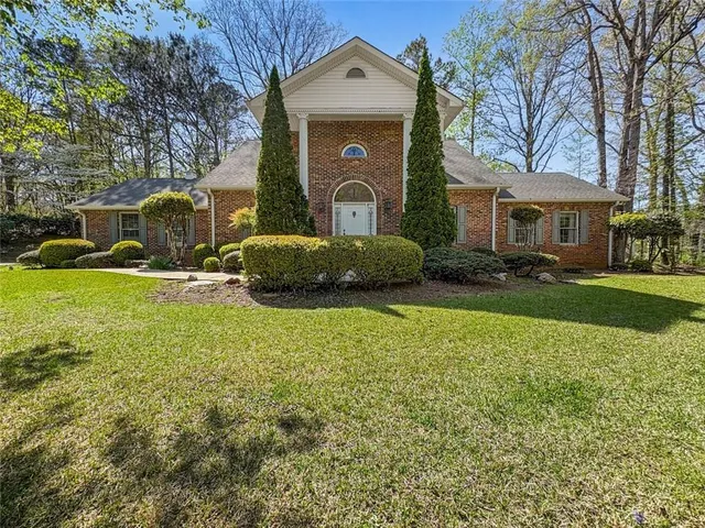 $475,000 | 930 East Lake Drive, Gainesville, GA 30506