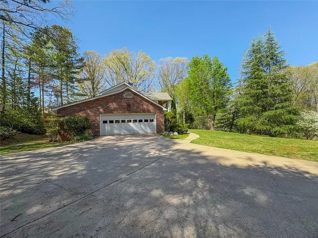 $475,000 | 930 East Lake Drive, Gainesville, GA 30506