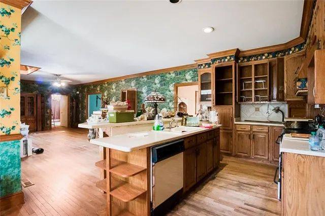 $475,000 | 930 East Lake Drive, Gainesville, GA 30506