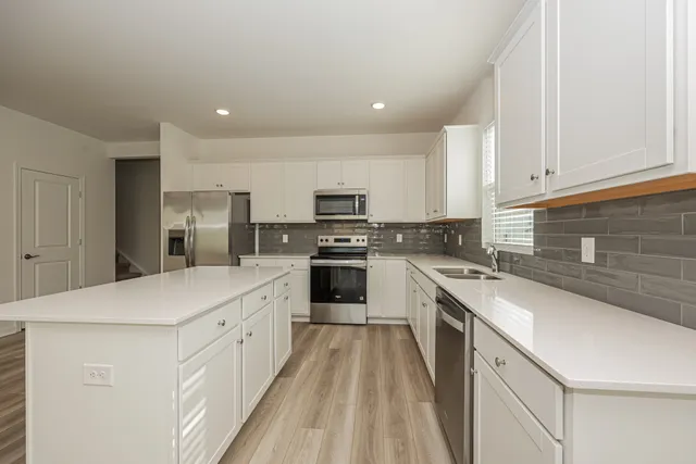 $227,995 | 3250 Barrel Oak Pass, Columbia, TN 38401