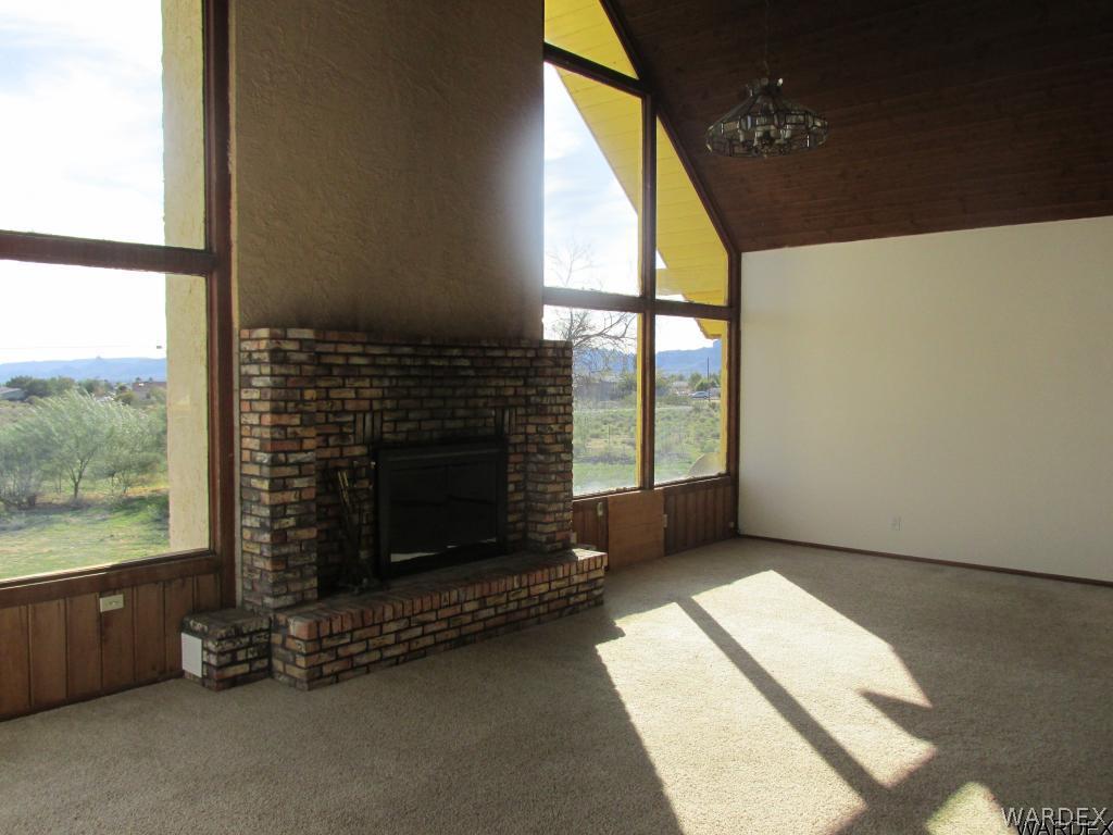 589 Santa Maria Road Golden Valley, AZ 86413 - Photo 8 of 29 Great room wfireplace