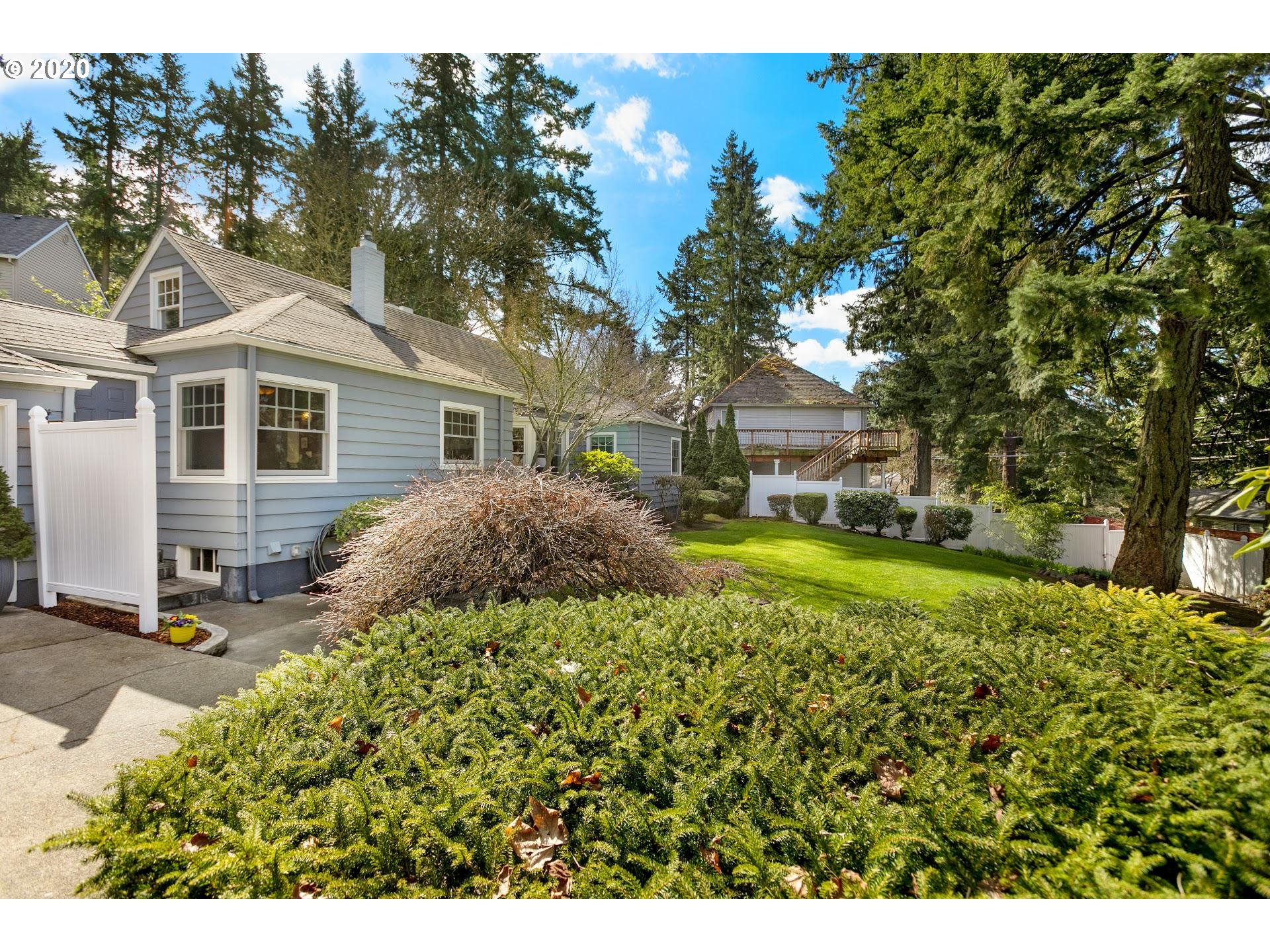 11960 Southwest Lesser Road Portland, OR 97219 - Photo 4 of 25 Gallery Image 4