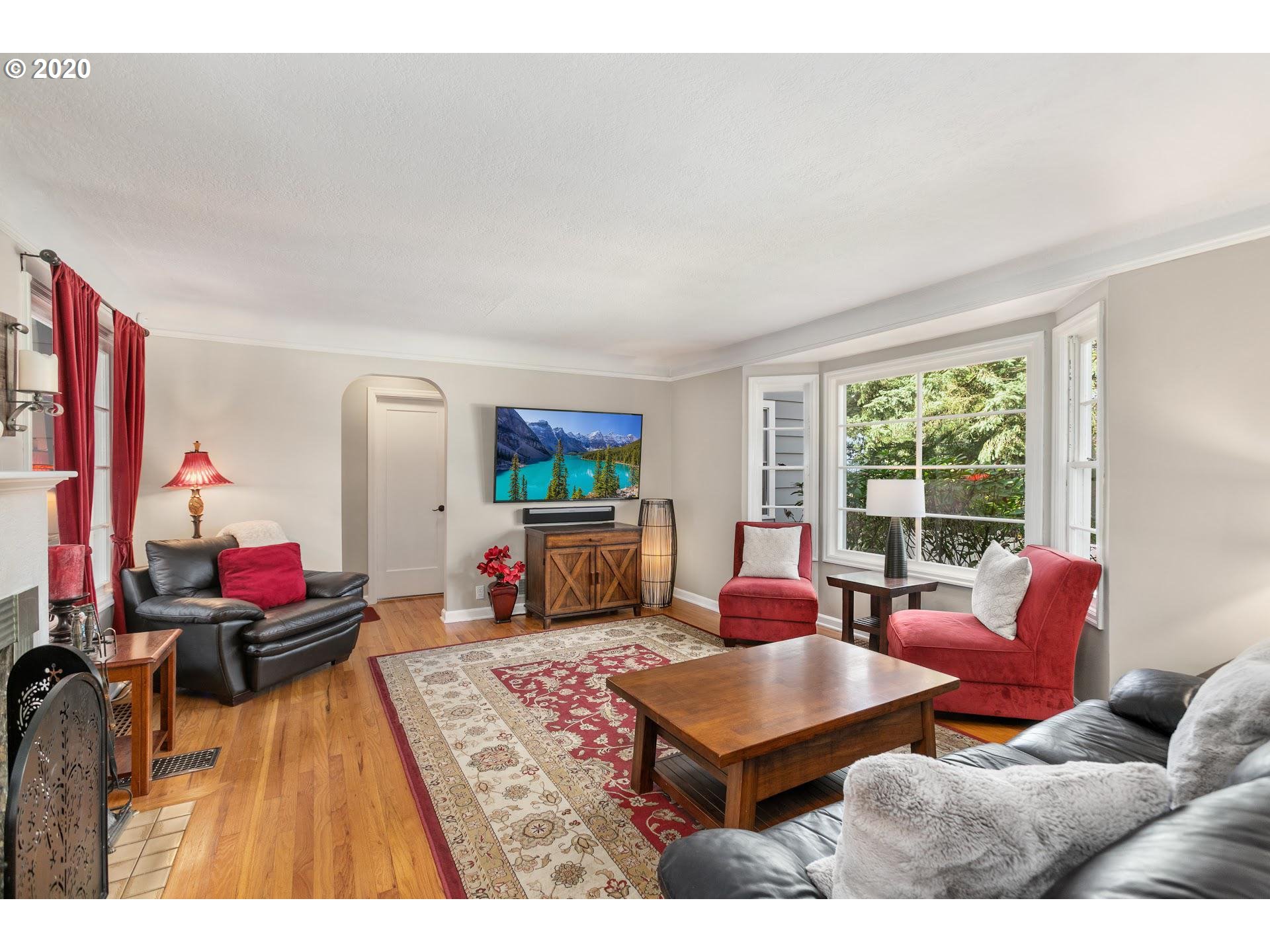11960 Southwest Lesser Road Portland, OR 97219 - Photo 6 of 25 Gallery Image 6