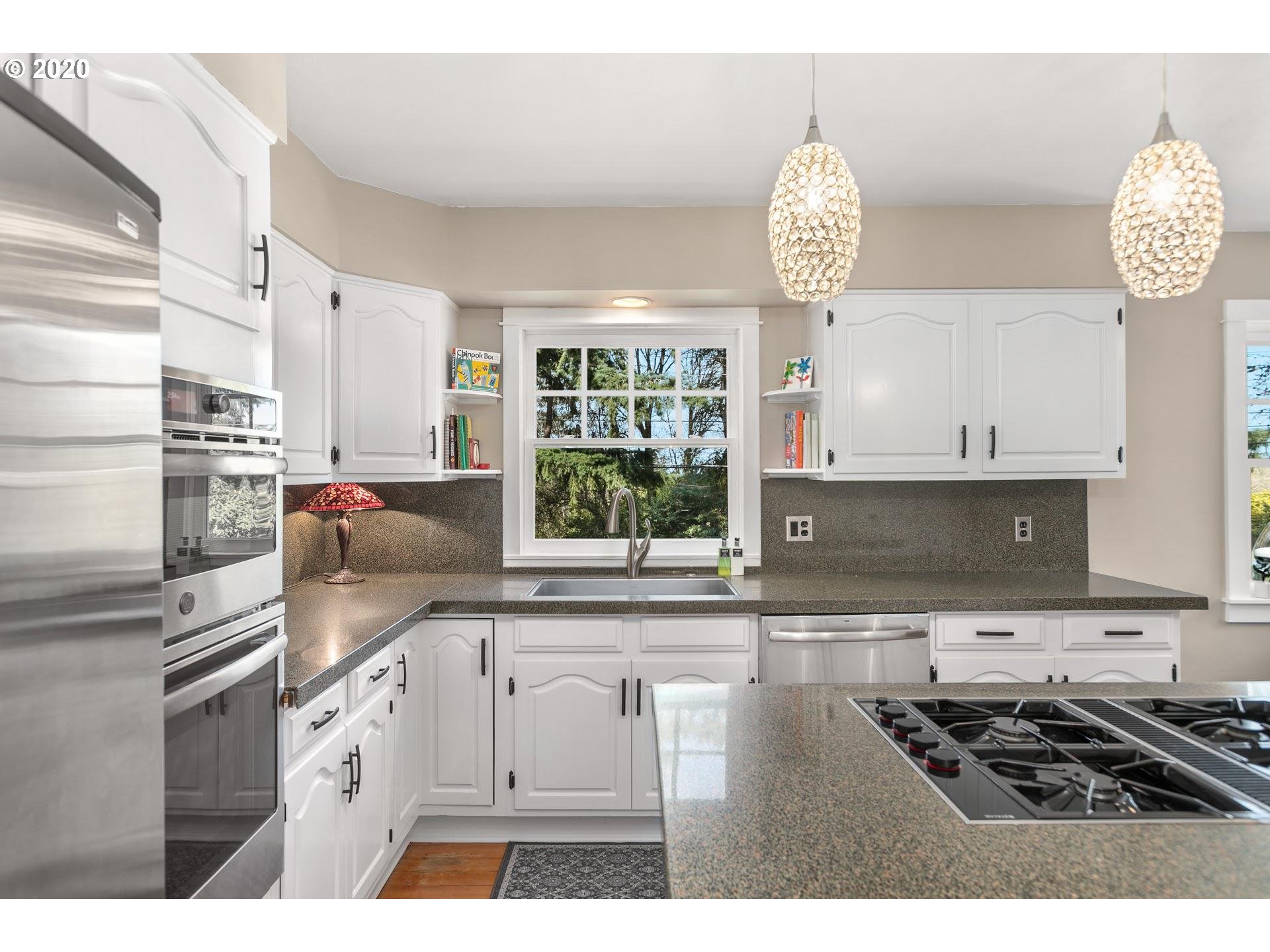11960 Southwest Lesser Road Portland, OR 97219 - Photo 10 of 25 Gallery Image 10