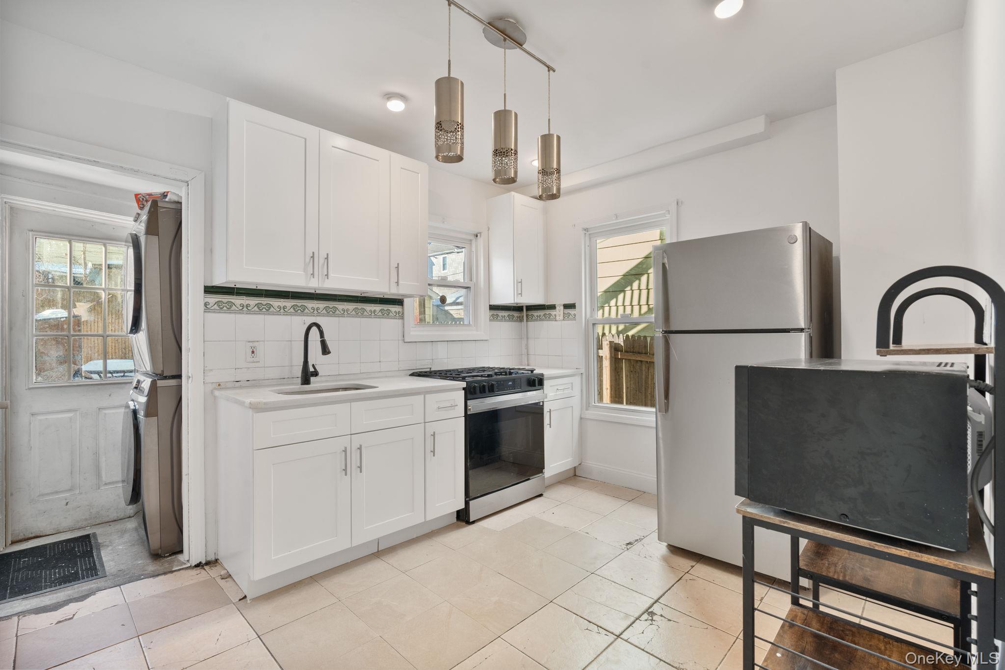 90-22 82nd Road Queens, NY 11385 - Photo 13 of 37