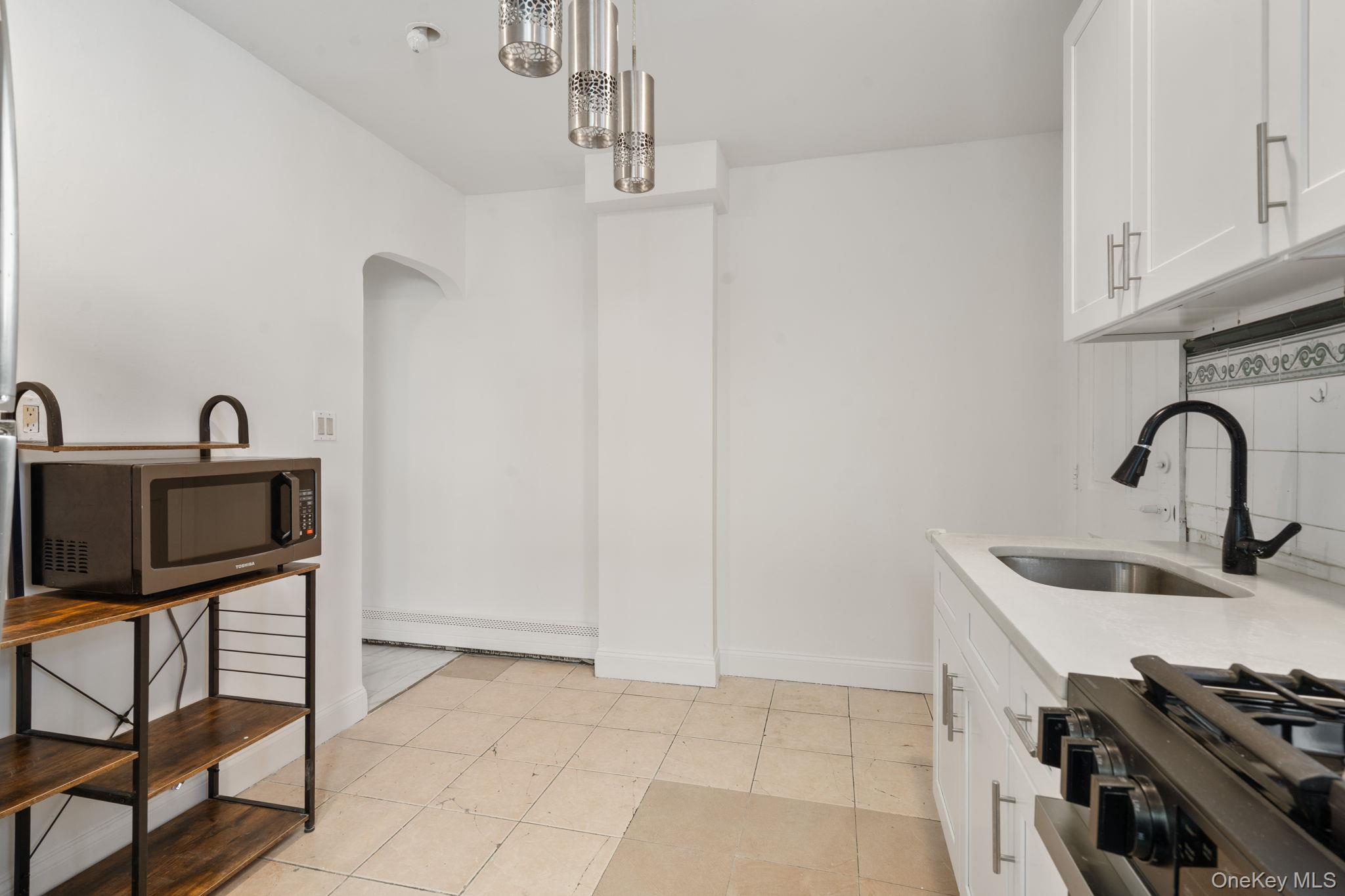 90-22 82nd Road Queens, NY 11385 - Photo 15 of 37