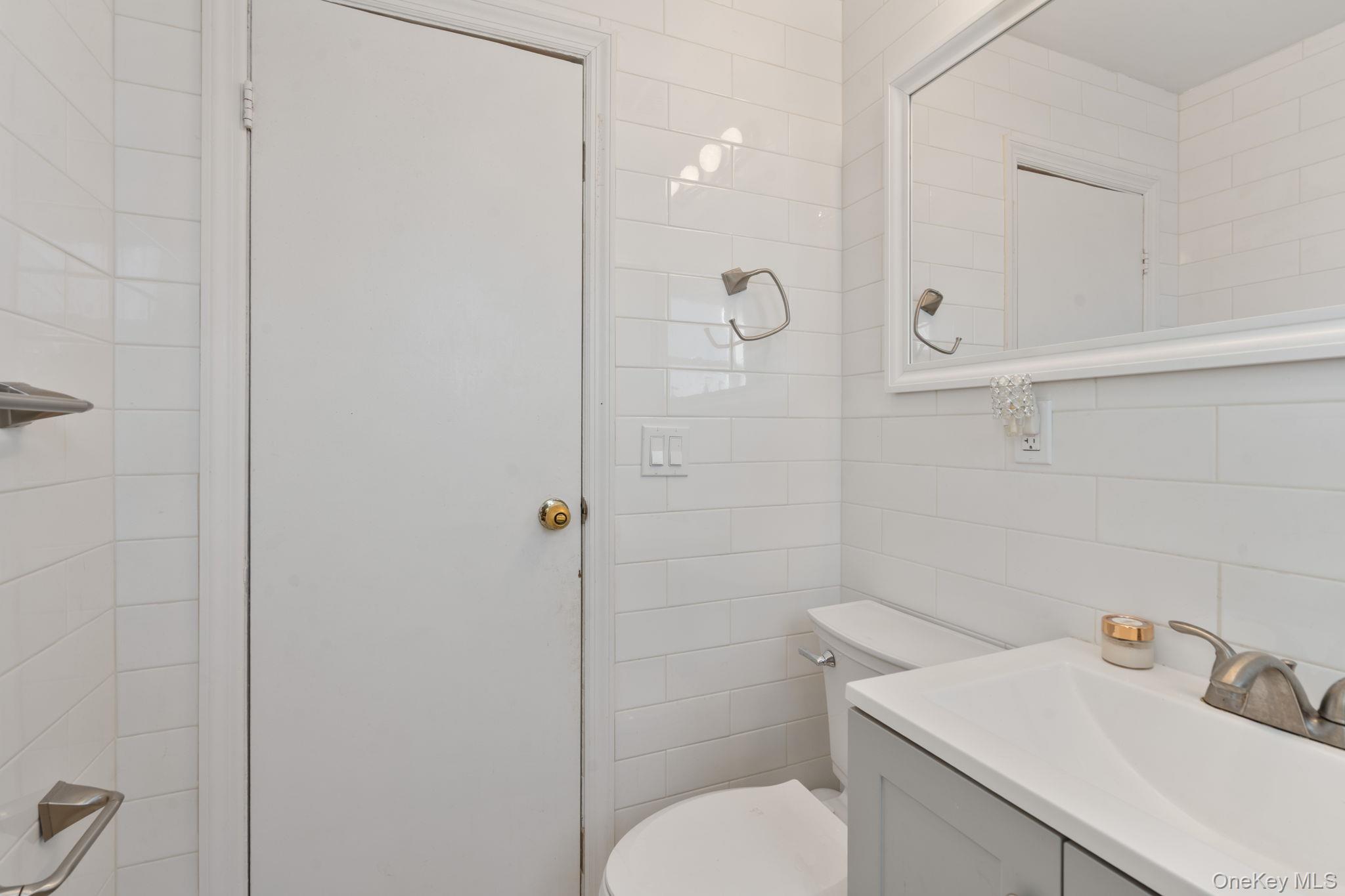 90-22 82nd Road Queens, NY 11385 - Photo 23 of 37