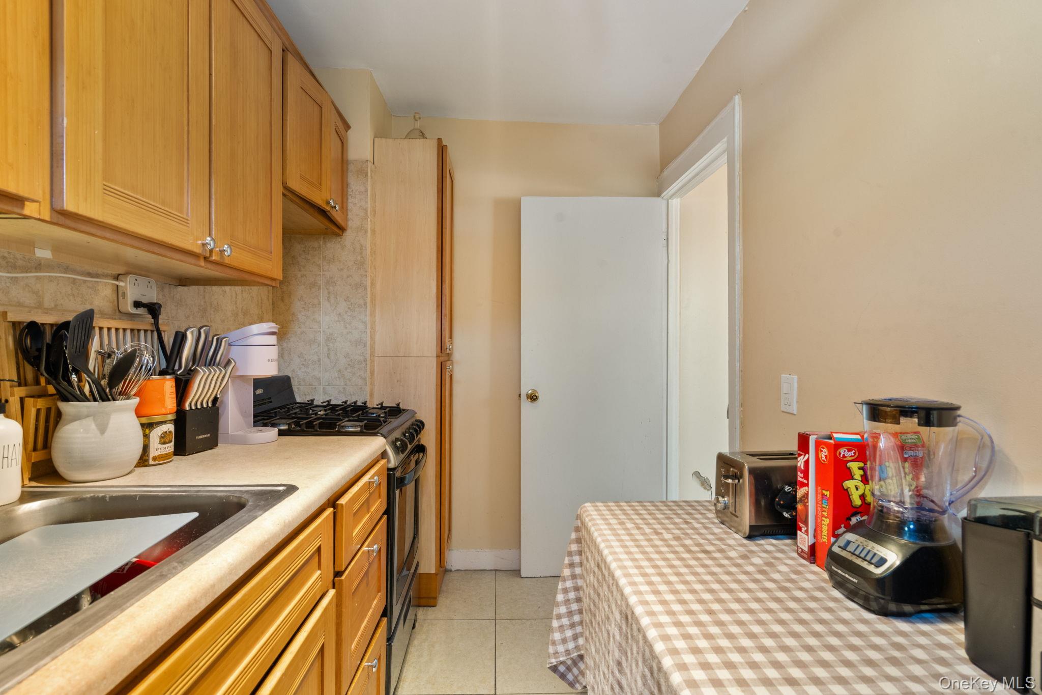 90-22 82nd Road Queens, NY 11385 - Photo 26 of 37