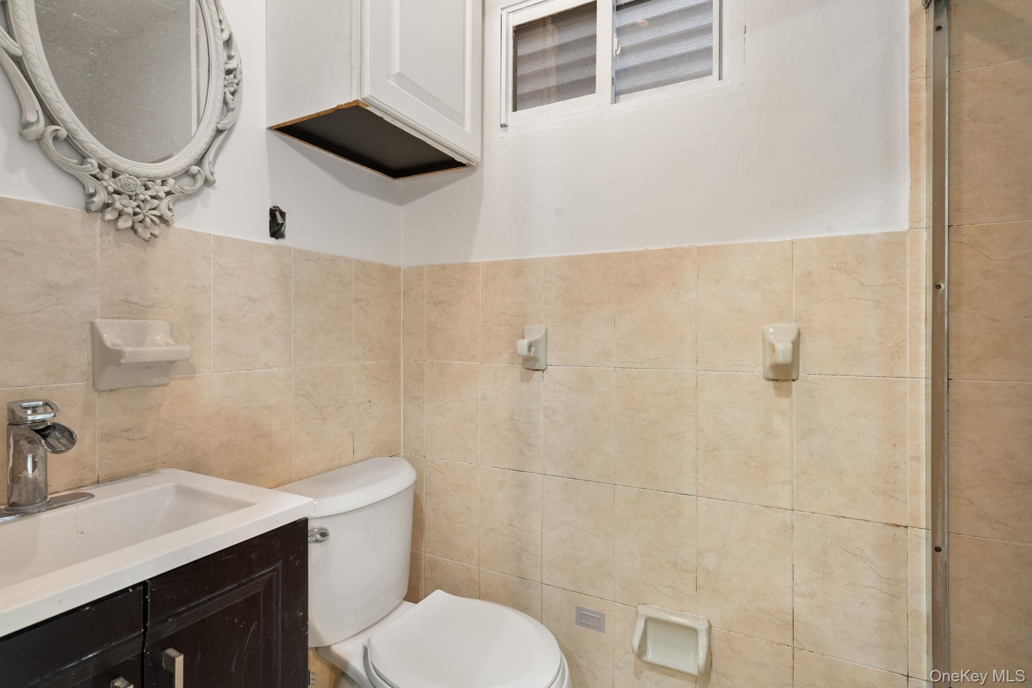 90-22 82nd Road Queens, NY 11385 - Photo 10 of 37