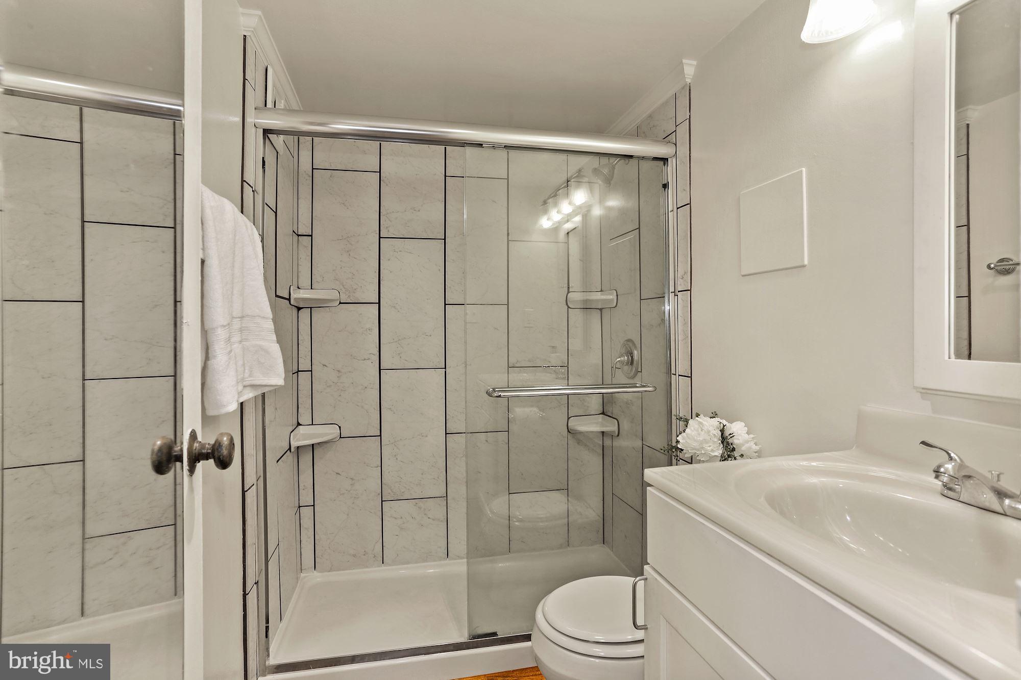 2030 F Street Northwest, Unit 910 Washington, DC 20006 - Photo 14 of 50 Remodeled Full Bathroom!