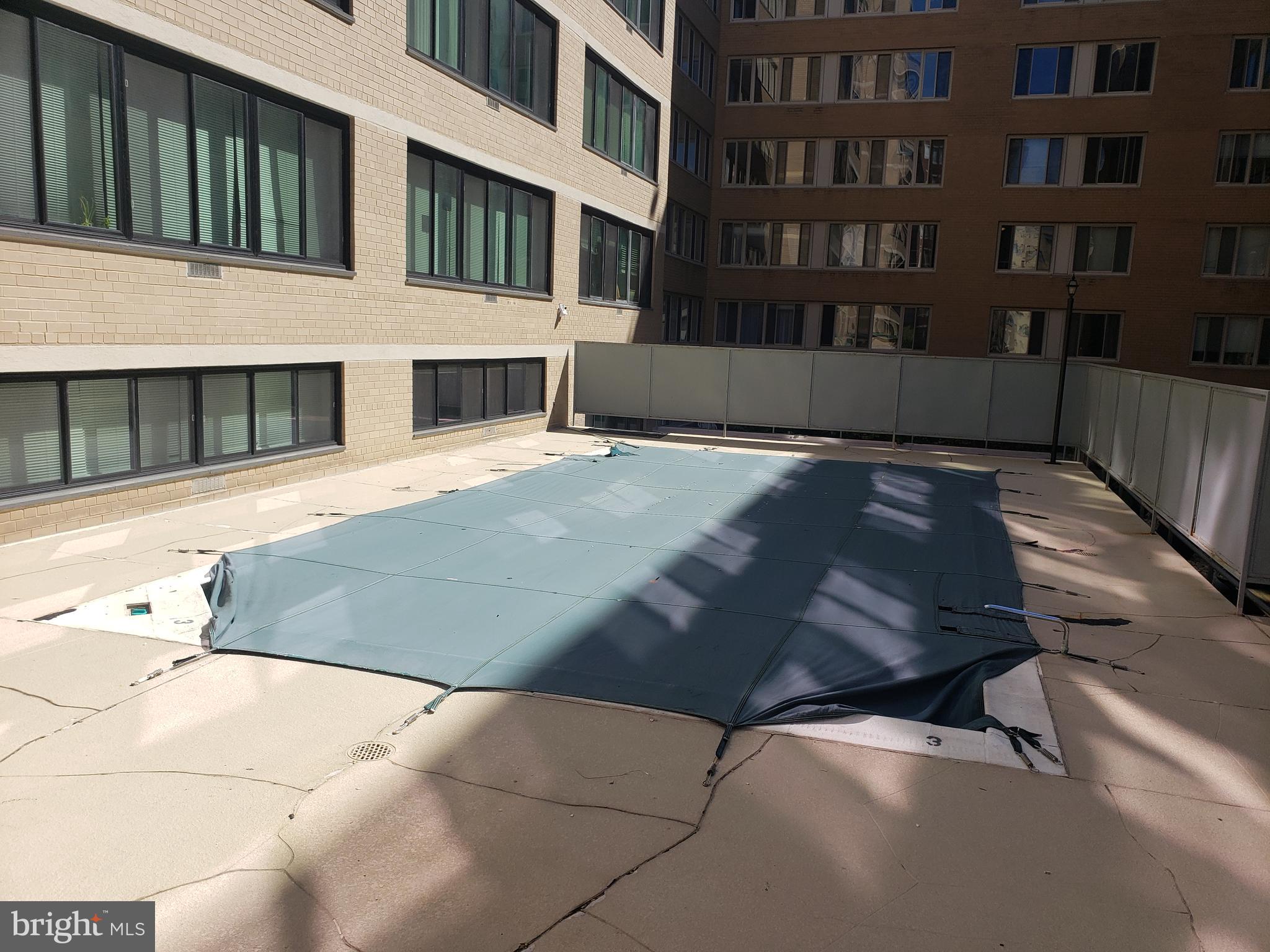 2030 F Street Northwest, Unit 910 Washington, DC 20006 - Photo 35 of 50 Outdoor pool!