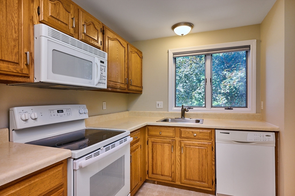 575 Bridge Road, Unit 134 Northampton, MA 01062 - Photo 7 of 35