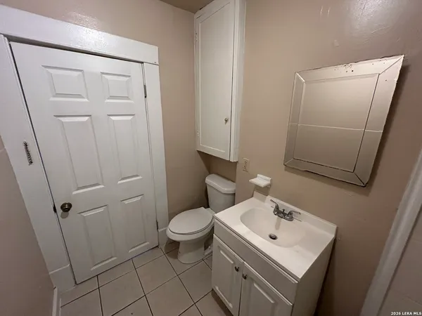 $799 | 1137 West Ashby Place, Unit 6, San Antonio, TX 78201