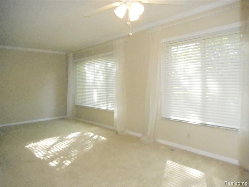 850 North Adams Road, Unit 25 Birmingham, MI 48009 - Photo 3 of 12 DSCN3256.JPG