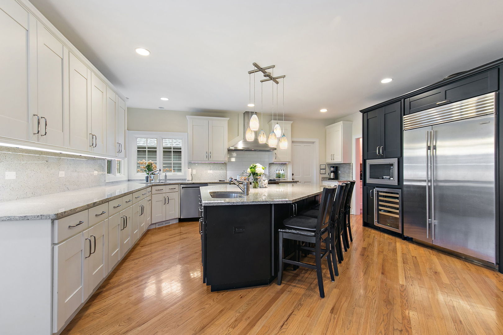 28360 Heritage Oak Road Chicago, IL 60641 - Photo 22 of 99