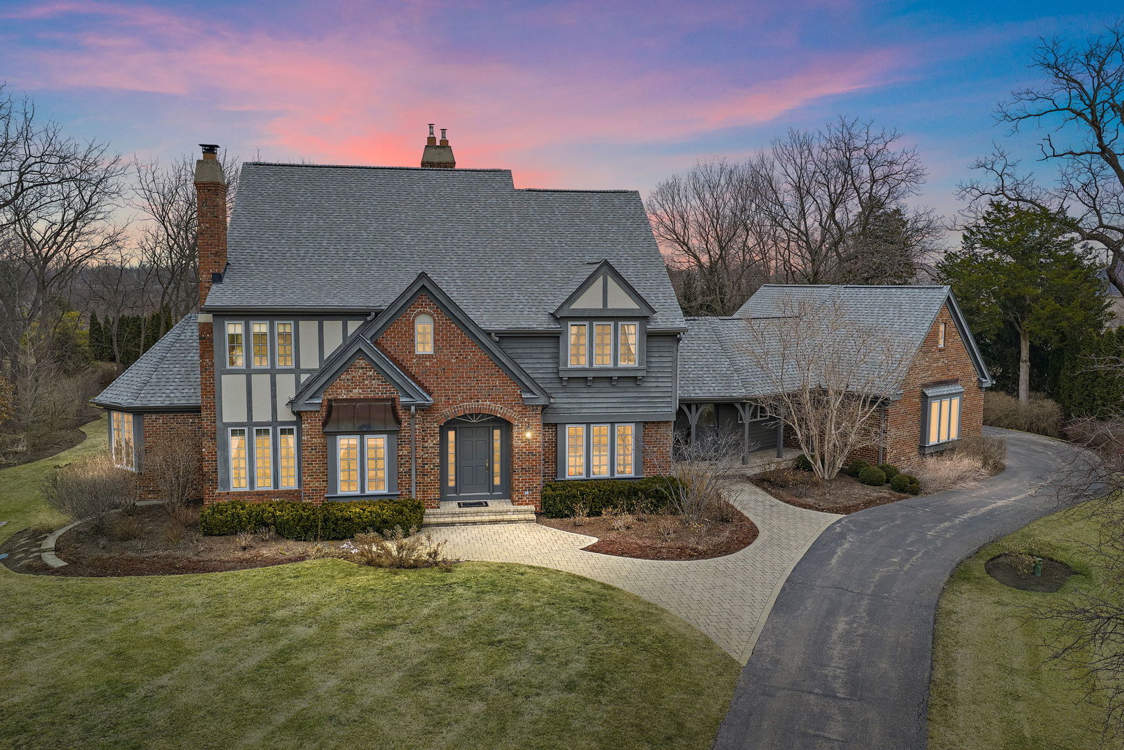 28360 Heritage Oak Road Chicago, IL 60641 - Photo 3 of 99