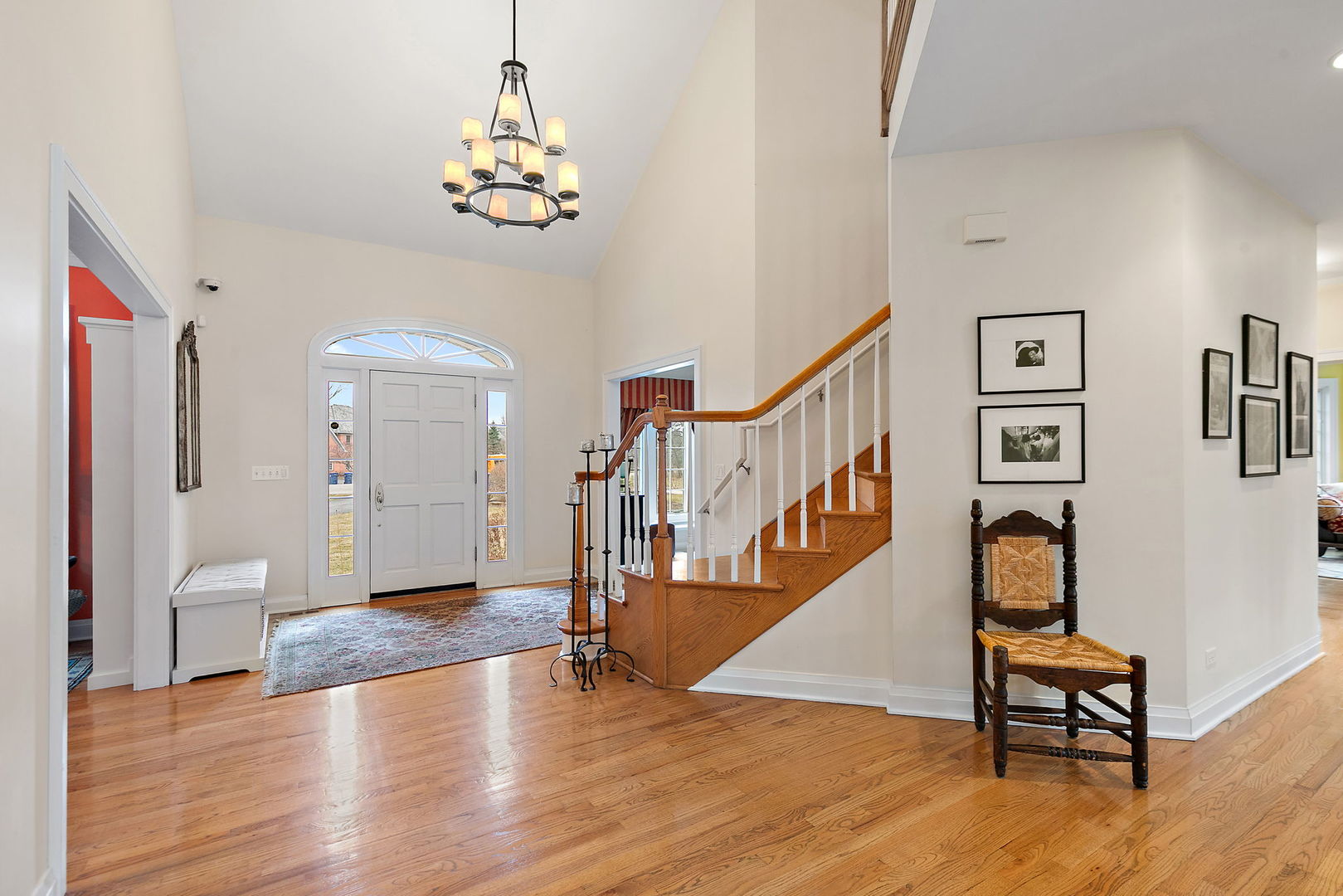 28360 Heritage Oak Road Chicago, IL 60641 - Photo 4 of 99