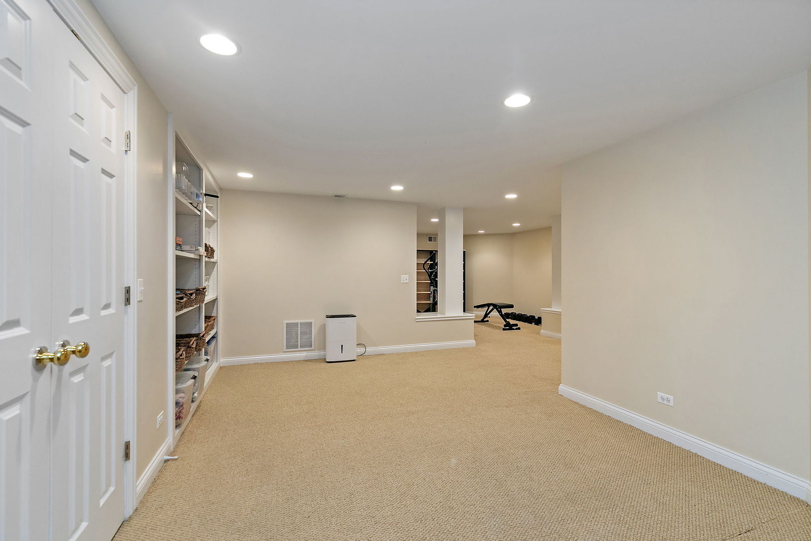 28360 Heritage Oak Road Chicago, IL 60641 - Photo 50 of 99