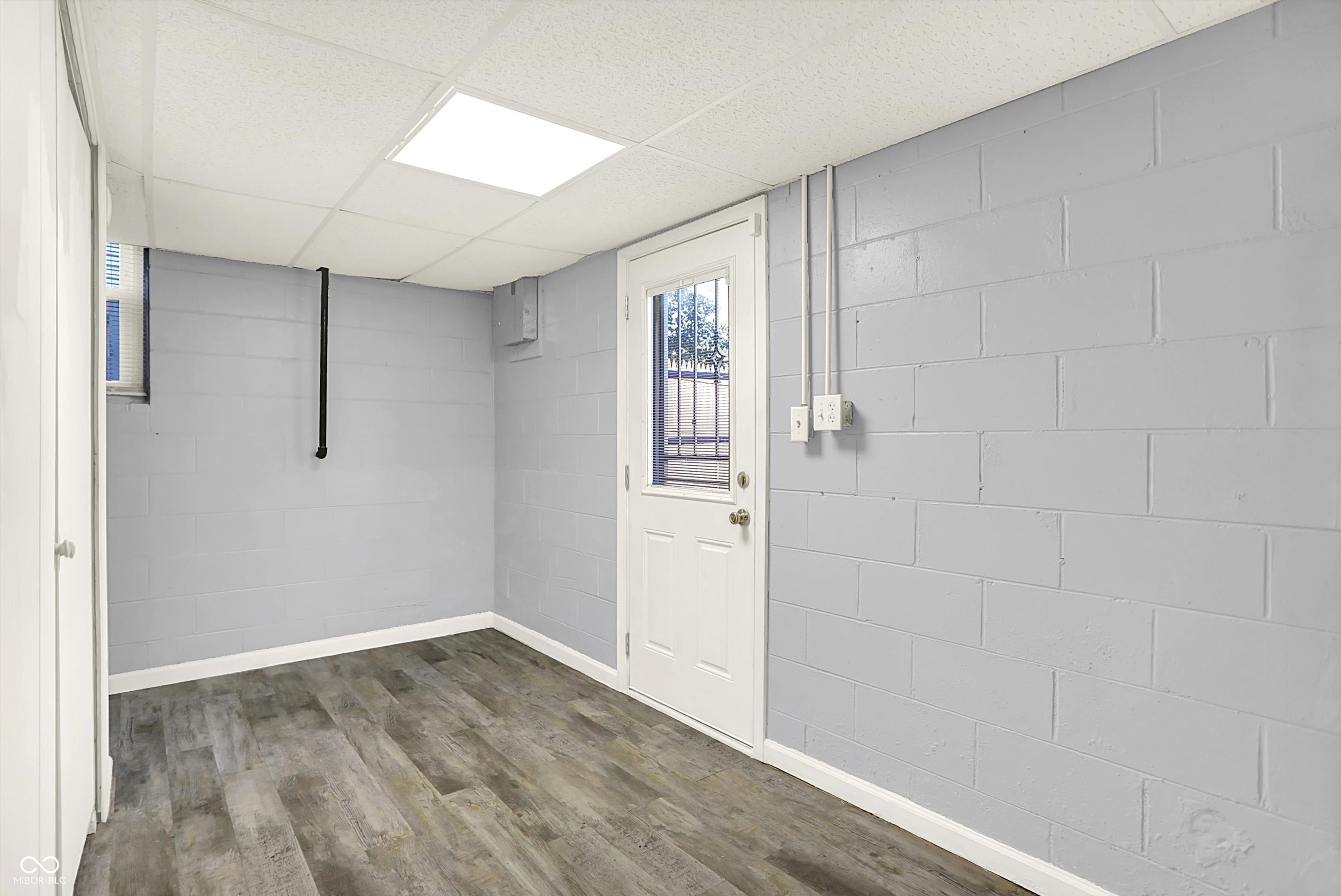 8104 Barry Road Indianapolis, IN 46219 - Photo 29 of 43 Gallery Image 29