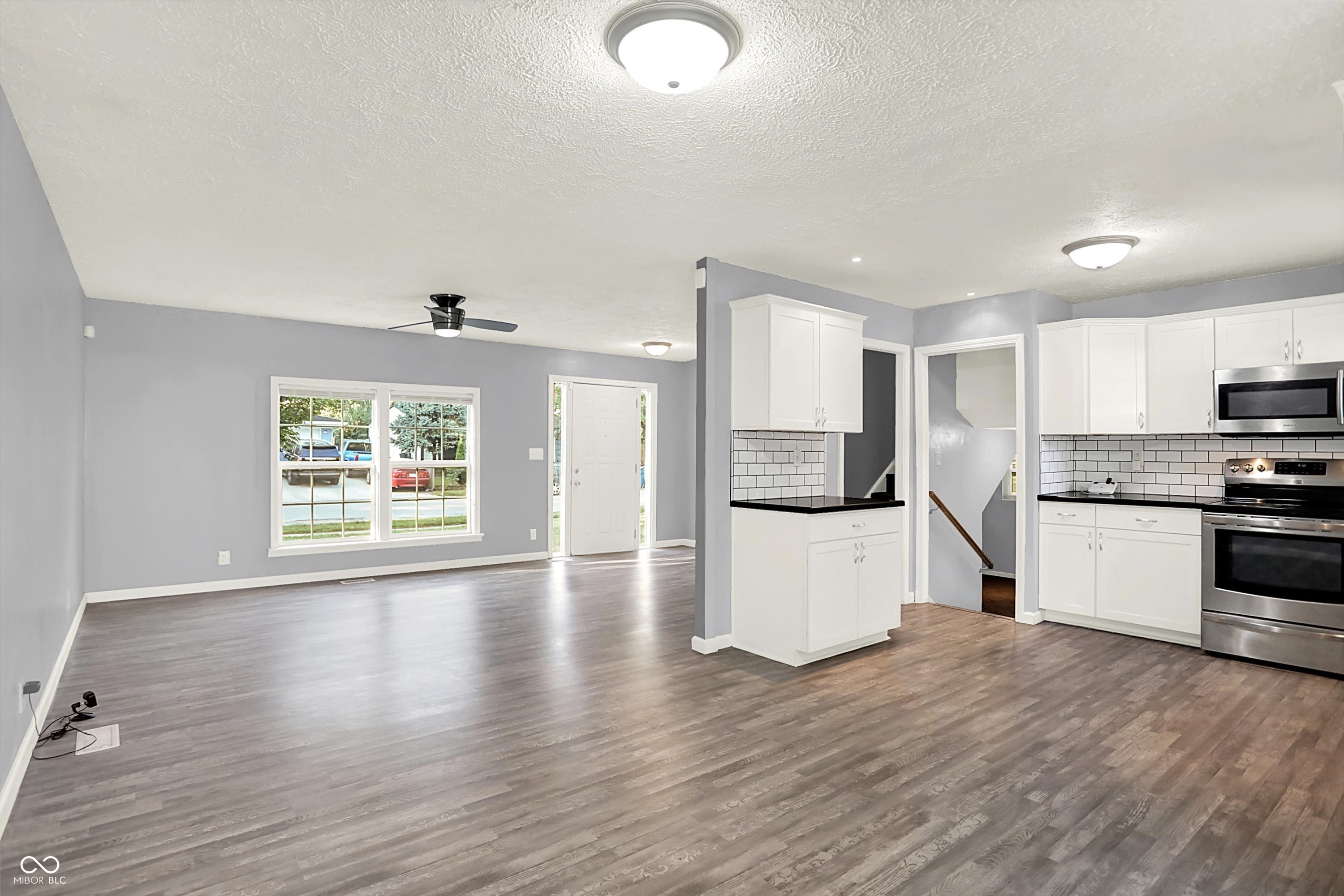 8104 Barry Road Indianapolis, IN 46219 - Photo 8 of 43 Gallery Image 8