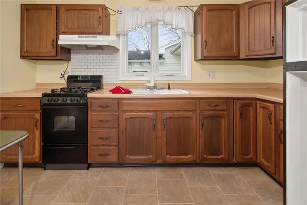 $249,900 | 996 Johnson Road, Palmyra, NY 14522