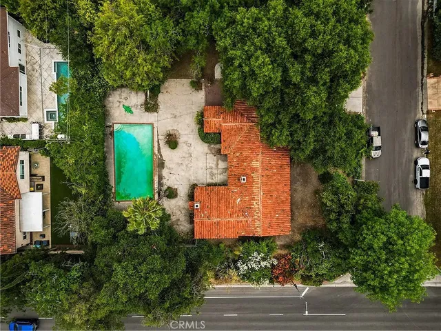 $2,095,000 | 4405 Carpenter Avenue, Studio City, CA 91607