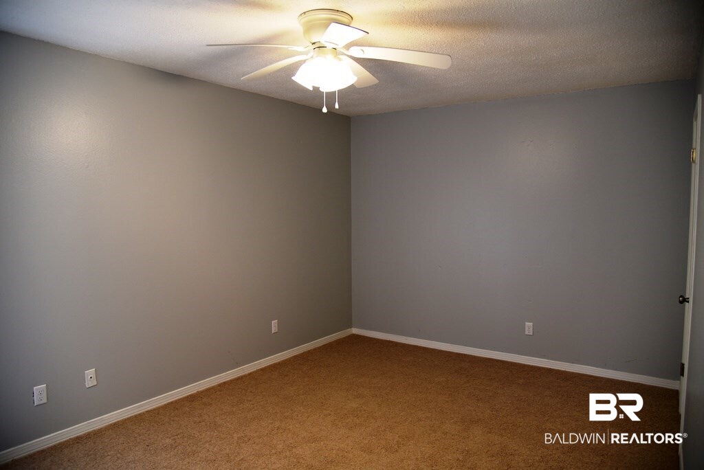 6585 Rabbit Court Theodore, AL 36582 - Photo 14 of 17