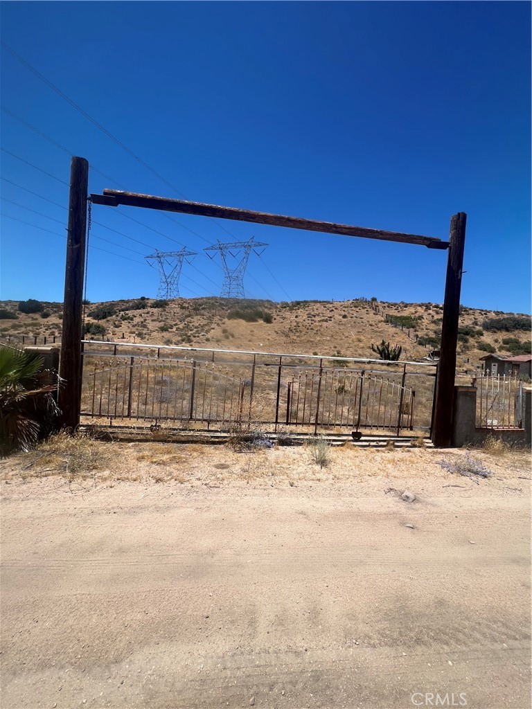 5988 Telephone Canyon Road Hesperia, CA 92345 - Photo 3 of 5