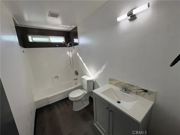 a hallway with entryway
