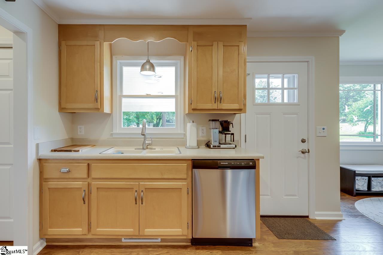 1708 Bethel Road Simpsonville, SC 29681 - Photo 14 of 36 Gallery Image 14