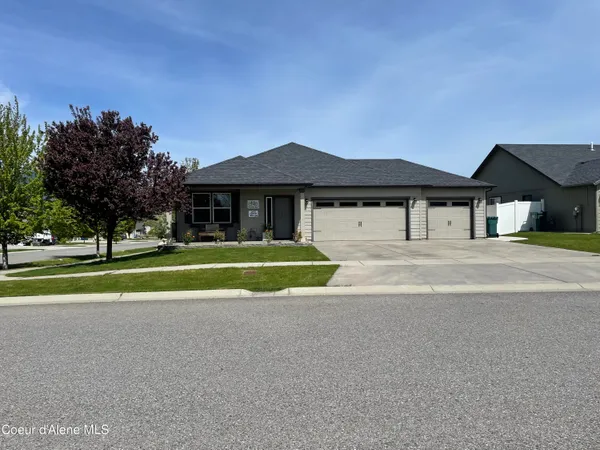 $597,400 | 6319 West Harmony Street, Rathdrum, ID 83858