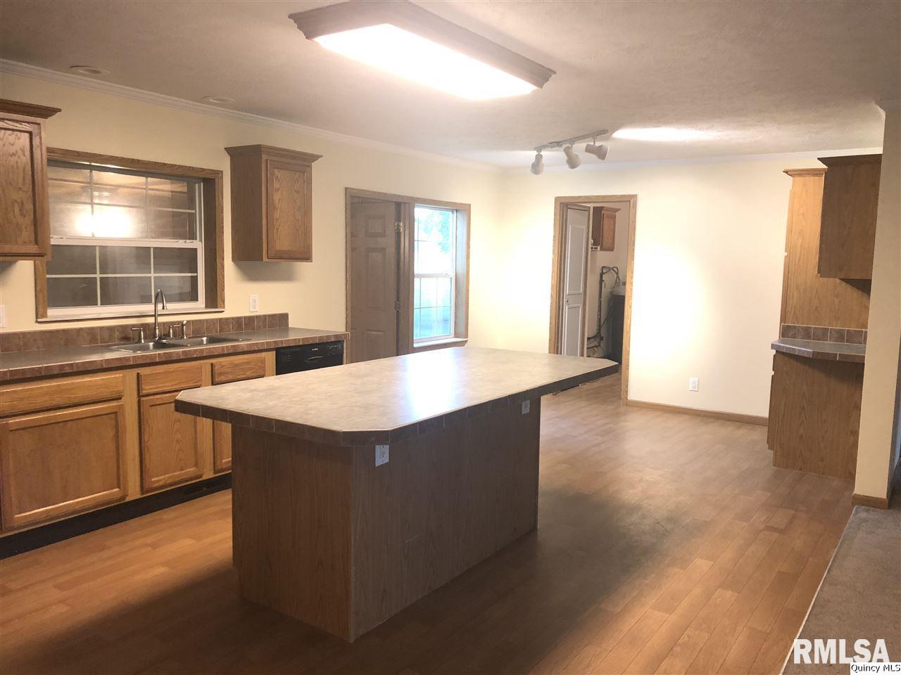 5424 Hugo Road Bettendorf, IA 52722 - Photo 9 of 24 Gallery Image 9