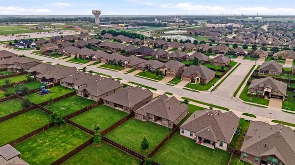 $399,000 | 2824 Bobcat Drive, Melissa, TX 75454