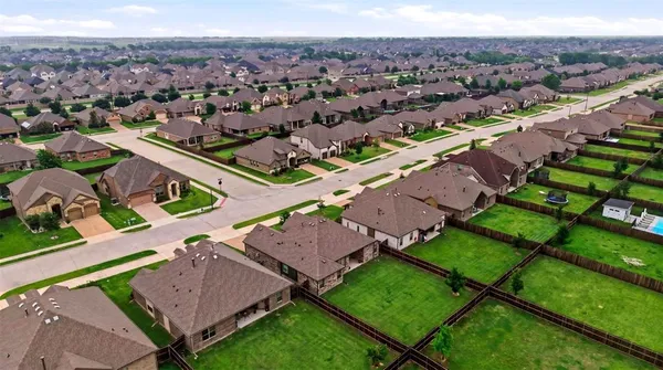 $399,000 | 2824 Bobcat Drive, Melissa, TX 75454