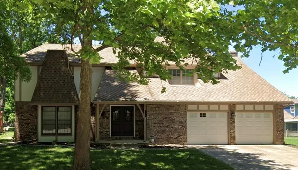 $505,000 | 4000 Northwest Cimarron Street, Lee's Summit, MO 64064