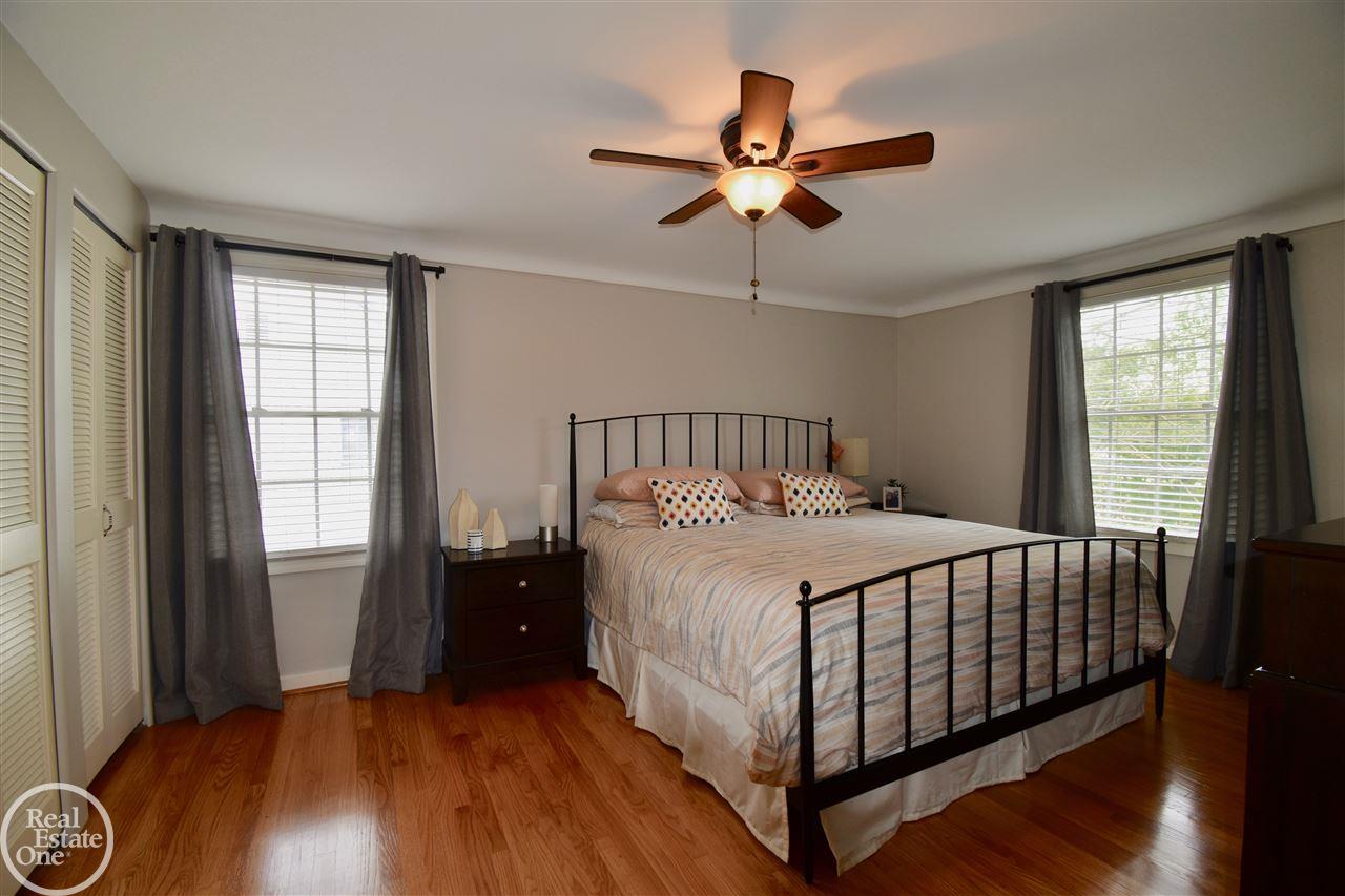 1280 North Oxford Road Grosse Pointe, MI 48236 - Photo 16 of 27 50008286-15.JPG