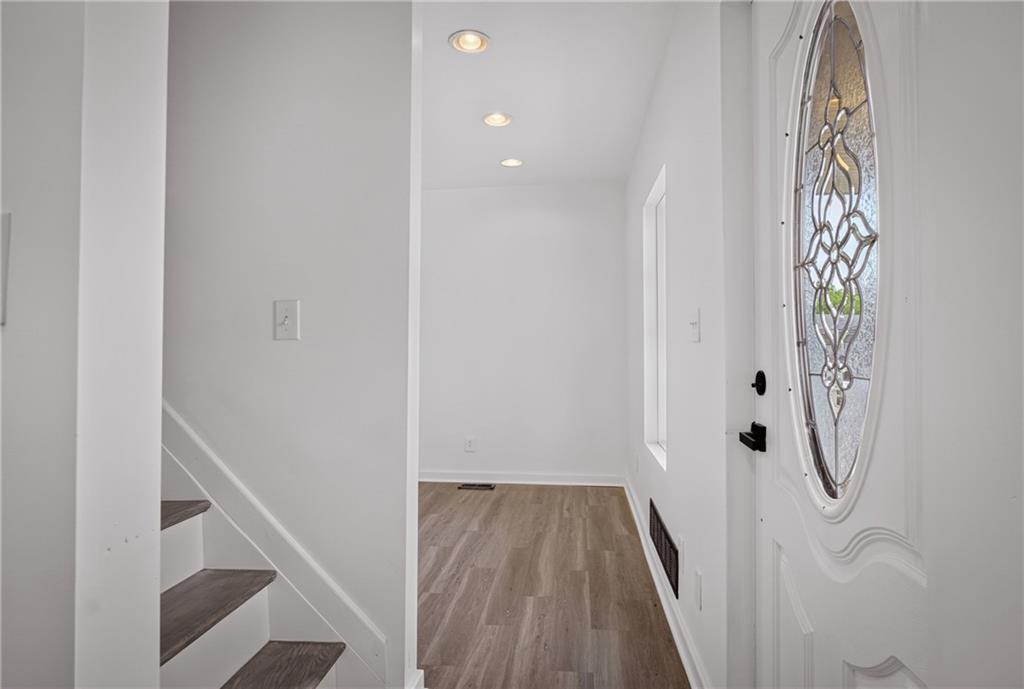 635 Valley Street Oakmont, PA 15139 - Photo 7 of 38
