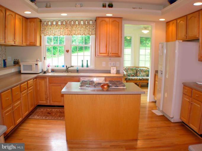 17615 Dry Mill Road Leesburg, VA 20175 - Photo 7 of 30 Kitchen