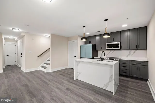 $2,800 | 3517 14th Street Northwest, Unit 302, Washington, DC 20010