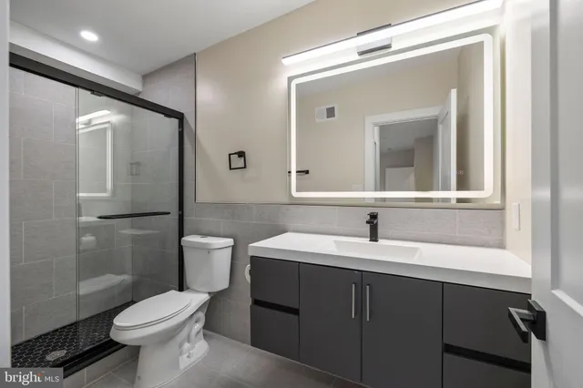 $2,800 | 3517 14th Street Northwest, Unit 302, Washington, DC 20010