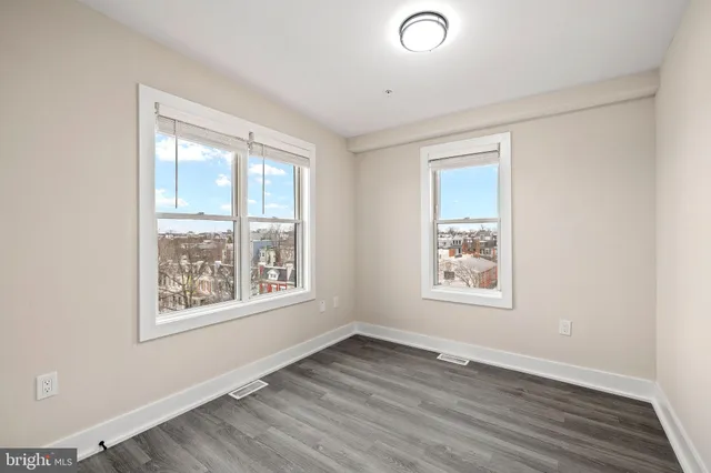 $2,800 | 3517 14th Street Northwest, Unit 302, Washington, DC 20010