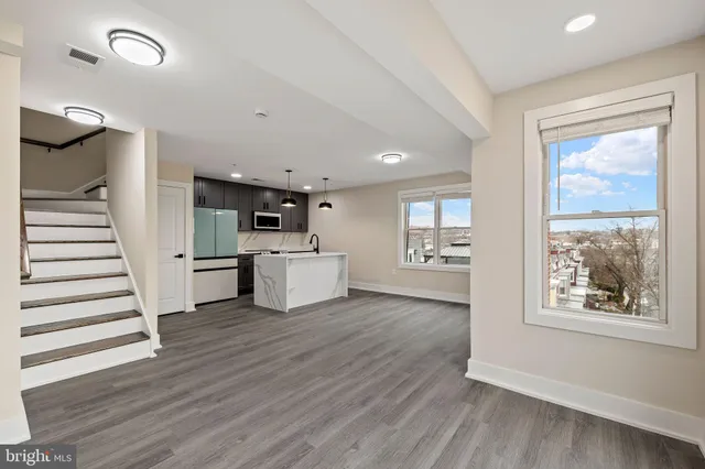 $2,800 | 3517 14th Street Northwest, Unit 302, Washington, DC 20010