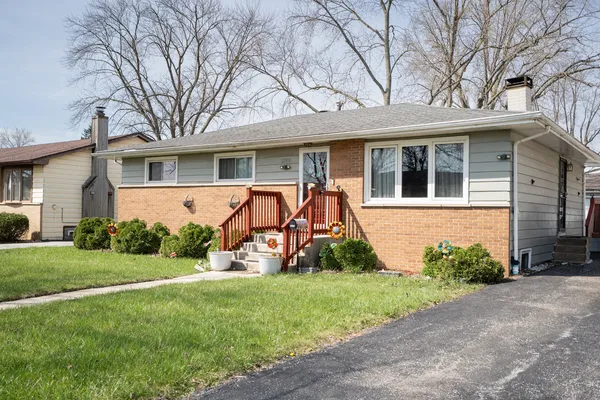 $249,900 | 22816 Ridgeway Avenue, Richton Park, IL 60471