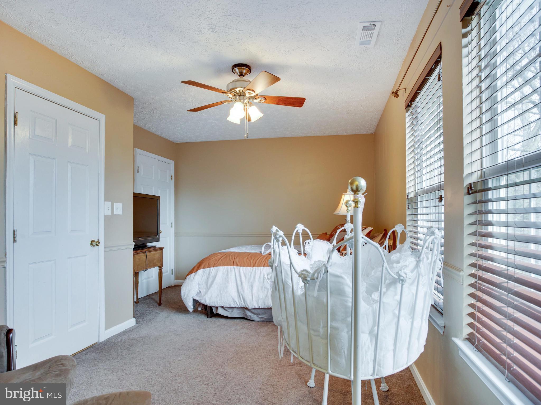 2325 Golden Chapel Road Odenton, MD 21113 - Photo 29 of 51 Guest room