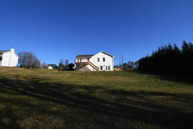 $389,500 | 1367 Virginia Woods Drive, Moneta, VA 24121