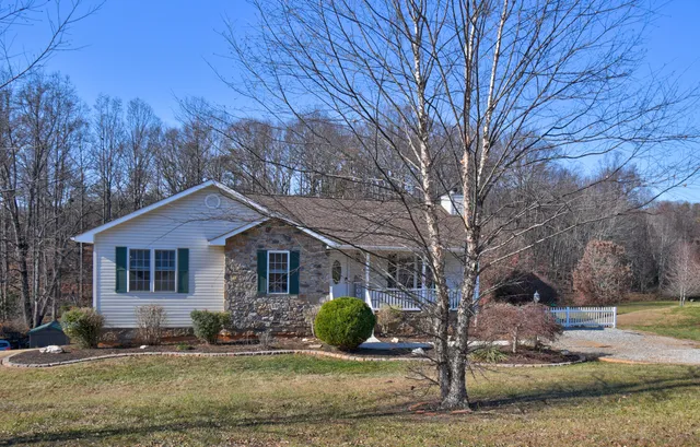 $389,500 | 1367 Virginia Woods Drive, Moneta, VA 24121