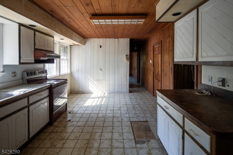 65-63 Hillcrest Road Warren, NJ 07059 - Photo 8 of 15