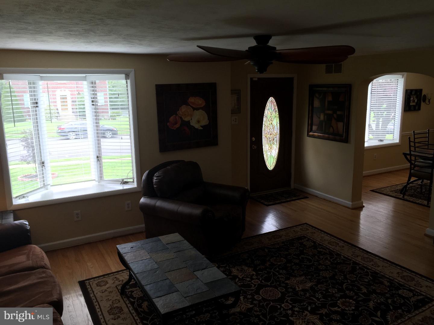 329 Gibbons Road Springfield, PA 19064 - Photo 3 of 21