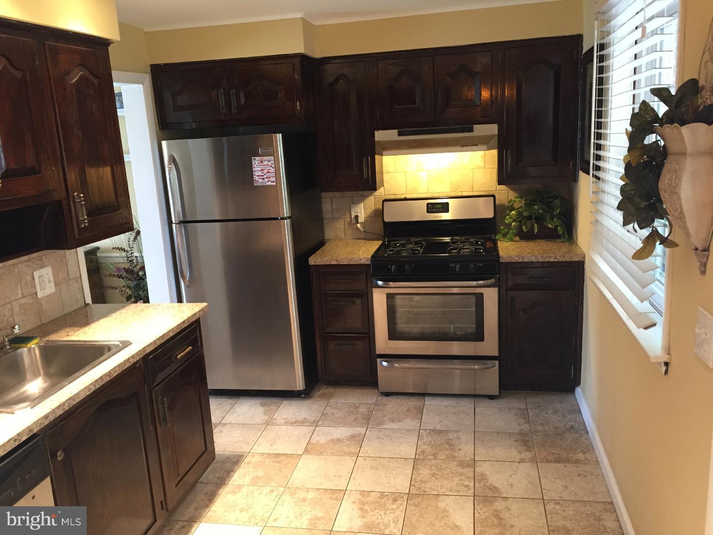 329 Gibbons Road Springfield, PA 19064 - Photo 7 of 21