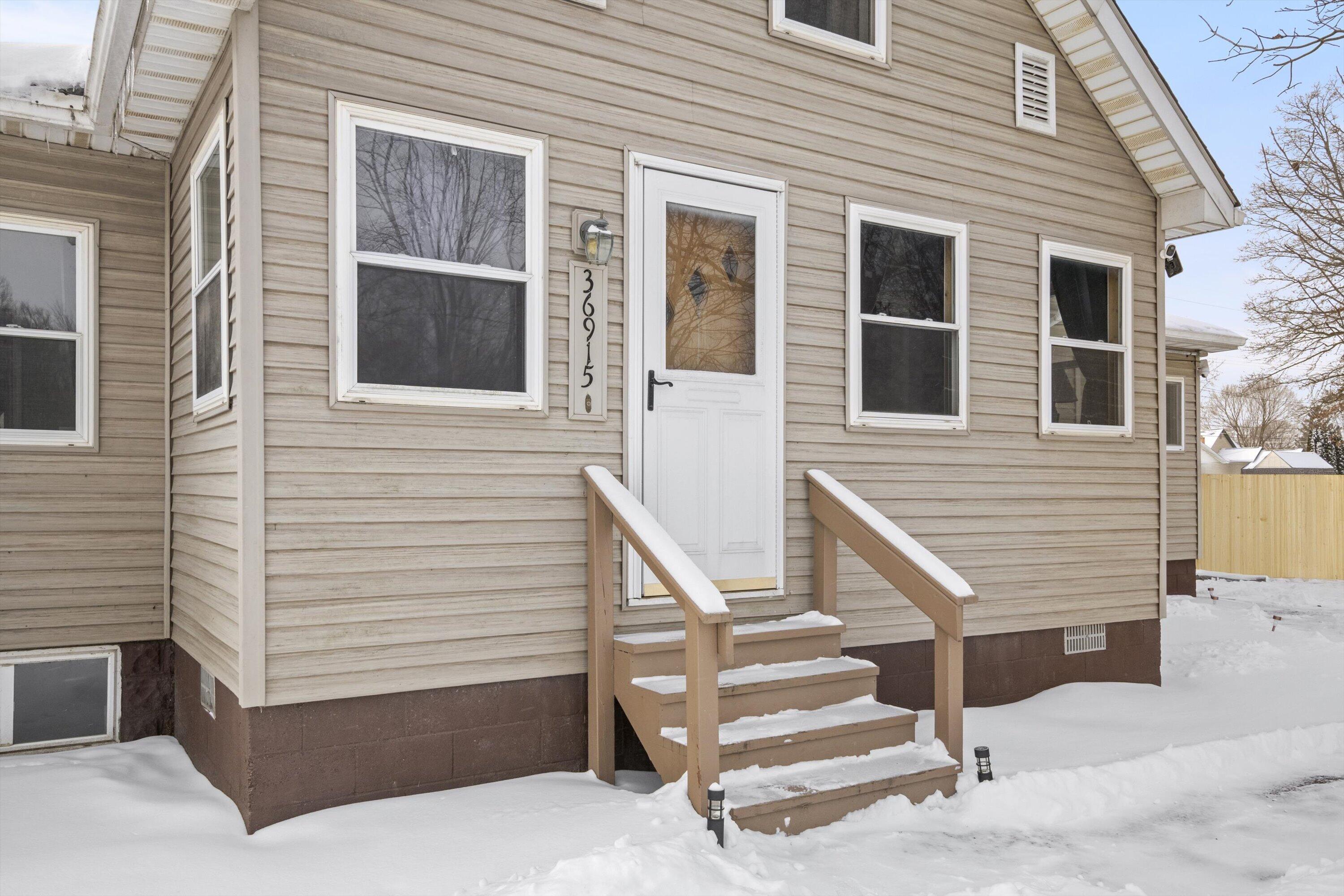 36915 Sibley Road New Boston, MI 48164 - Photo 4 of 47 05-DSC05313